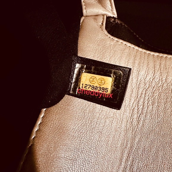 💃🏻♥️🥰Authentic Classic CHANEL Double Flap Rare Bicolor Medium Lambskin Bag - Picture 13 of 16